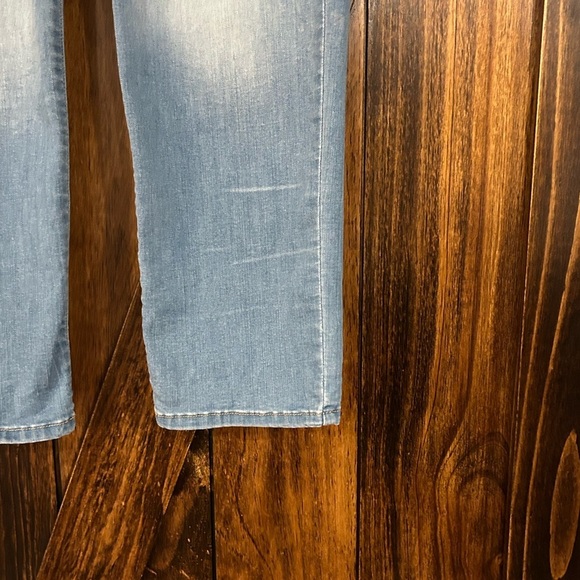 Crown & Ivy Light Blue Straight-Leg Jeans with Subtle Whiskering - Picture 3 of 11